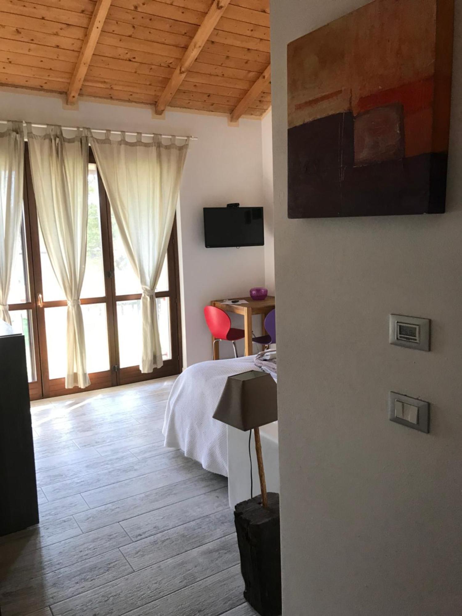 B&B Rooms Монкалво Екстериор снимка